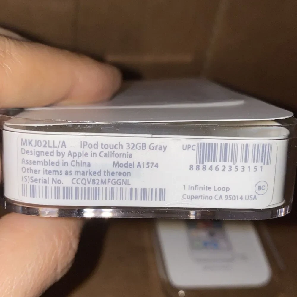 Apple Ipod Touch A1367 32GB Retail Case